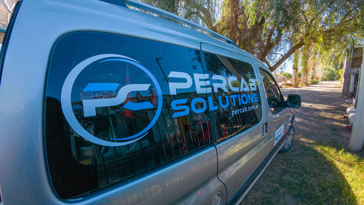 Móvil técnico de PERCAB SOLUTIONS en San Juan